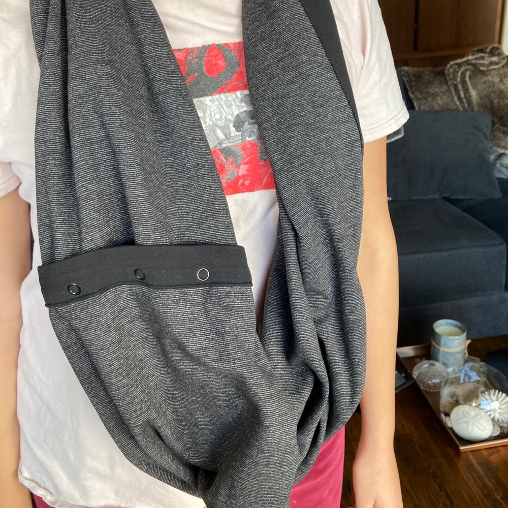Lululemon eternity scarf